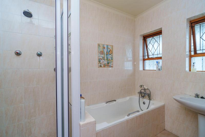 5 Bedroom Property for Sale in Pinelands Western Cape